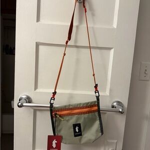 Lista 2L Lightweight Crossbody Bag-Cada Dia